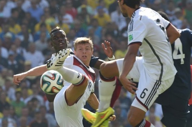 Тоні Кроос (ліворуч), незважаючи на свою молодість, був одним з лідерів Німеччини на ЧС