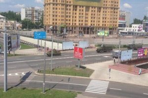 Жителів Донецька просять не виходити на вулицю через бойові дії