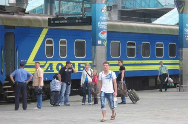 "Укрзалізниця" бесплатно вывезла более 1150 пассажиров с востока Украины