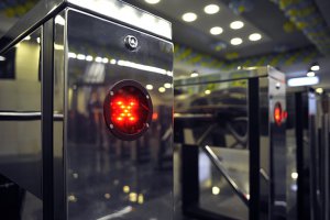 В Киеве станцию метро "Вокзальная" закрыли на вход и выход