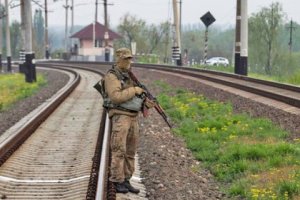 В Горловке террористы взорвали ж/д пути и автомобильный мост