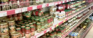 Россия запретила ввоз овощных и рыбных консервов из Украины