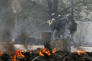 В Луганске боевики заблокировали мирных жителей, детей используют как "живой щит"