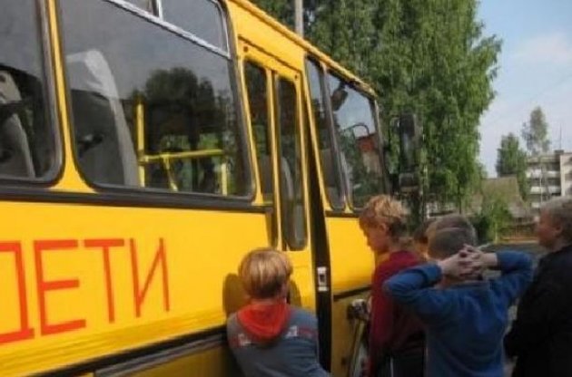 Боевики расстреляли автобус с детьми, есть погибшие и раненые, - Тымчук