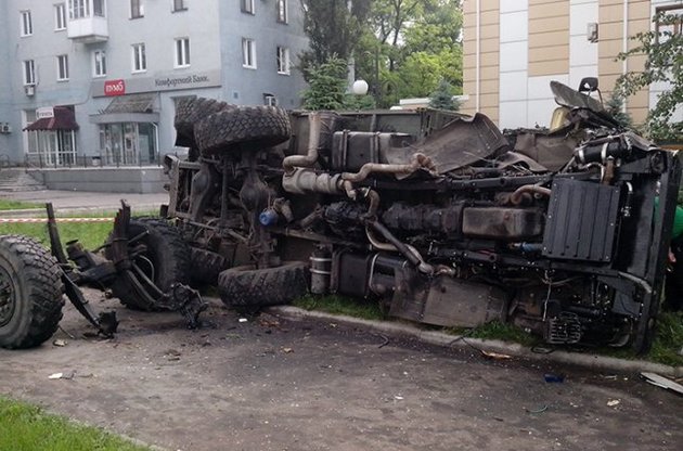 Всю ночь Донецк сотрясали звуки взрывов и залпов из тяжелых орудий
