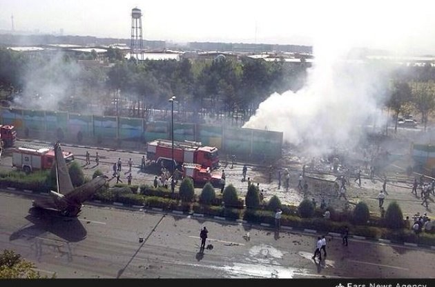 В авиакатастрофе у Тегерана погибли по меньше мере 40 человек