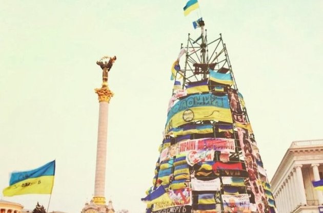Вслед за палаточным городком с Майдана уберут елку