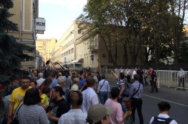 ть всмоктування солідарності з Україною завершилася в Москві затриманнями десятків активістів