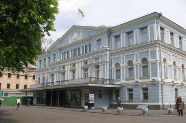 Театр Франка допоможе армії матеріально