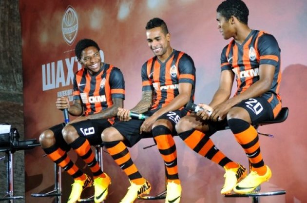 Дома Луиса Адриано и Дугласа Косты обстреляли террористы