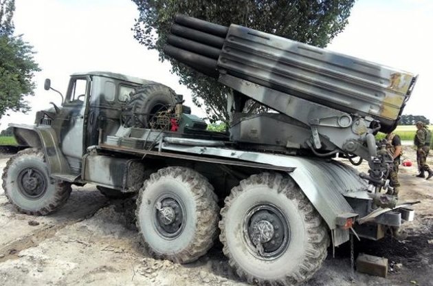 Росія стягує до українського кордону «Гради» і «Буки»