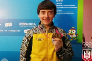 Коростильов приніс Україні золото зі світовим рекордом на юнацькій Олімпіаді-2014