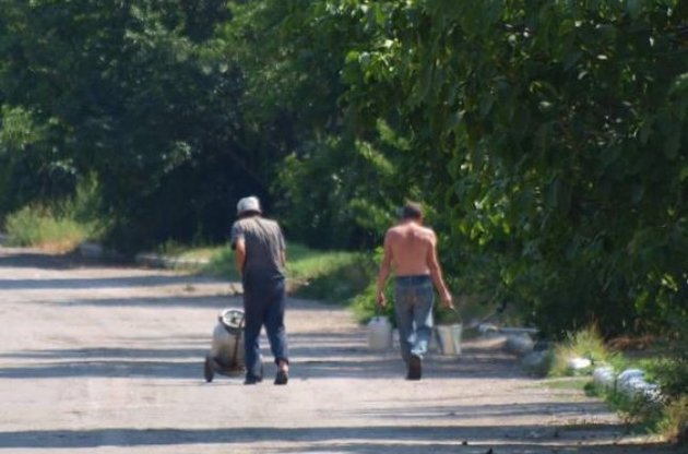 Бойовики обстріляли з мінометів мирних жителів біля водовоза