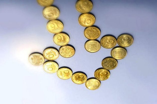 Гривна также рекордно подешевела по отношению в российскому рублю