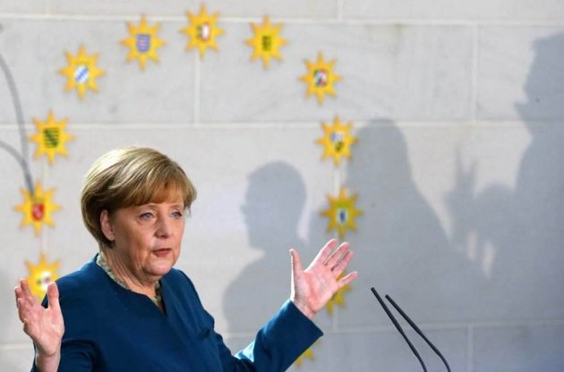 Меркель пояснила, что в Германии подразумевают под федерализацией для Украины