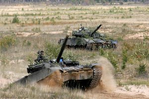 Колонна российской военной техники попыталась с боями прорваться в Украину