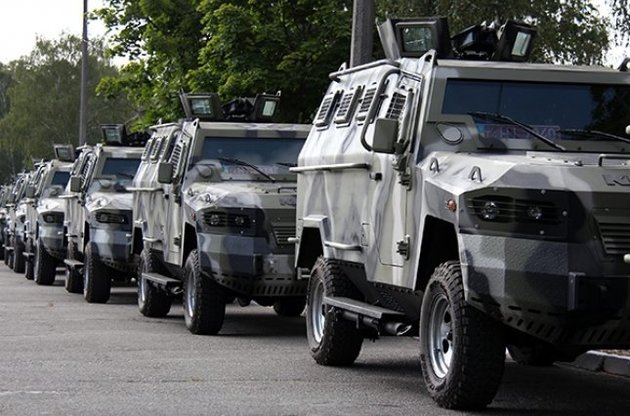 Бронетехника с киевского парада отправилась на Донбасс
