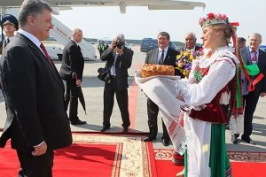 Порошенко вже прилетів у Мінськ на переговори з Путіним
