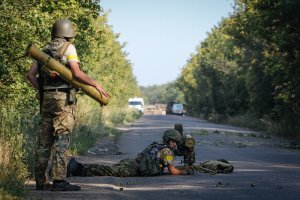 Продолжаются бои в Иловайске, Хрящеватом и под Новоазовском