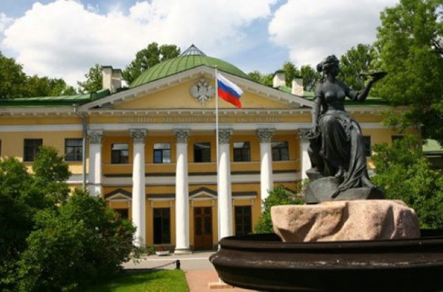 Раненых везут в госпиталь в Санкт-Петербурга