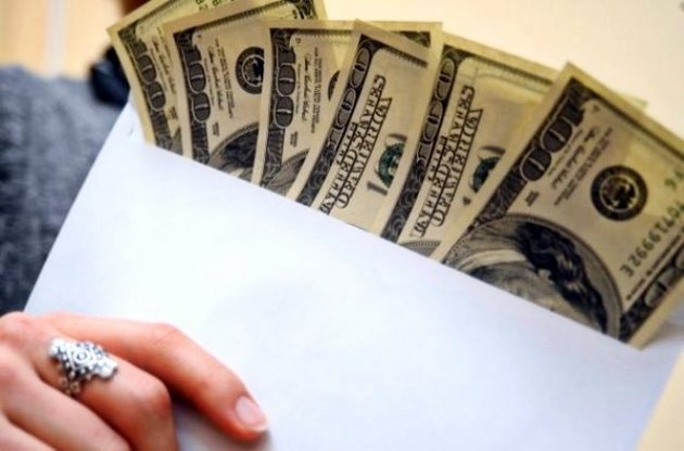 Грошові перекази в гривню конвертують