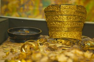 Скифское золото на время останется в Амстердаме