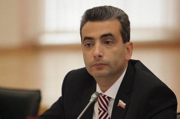 Шлосберг связывает нападение на себя с публикацией о похоронах десантников