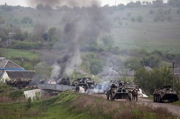 Российские военные продолжают накапливать "живую" силу и военную технику на Донбассе