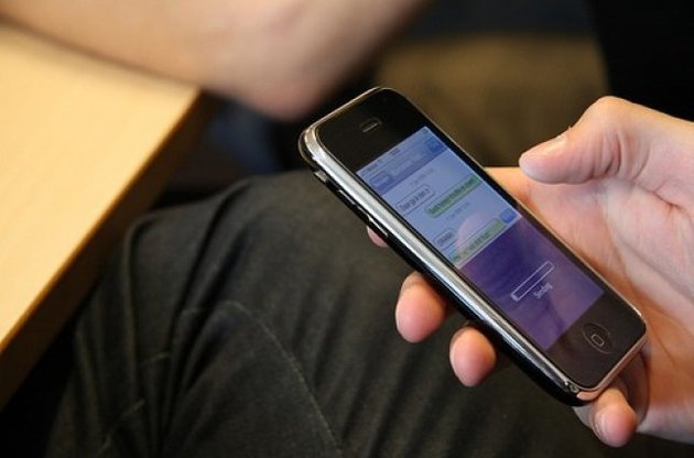 "Вирусные" СМС атакуют мобильные телефоны украинцев