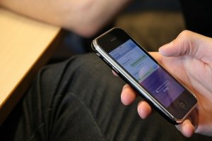 "Вирусные" СМС атакуют мобильные телефоны украинцев