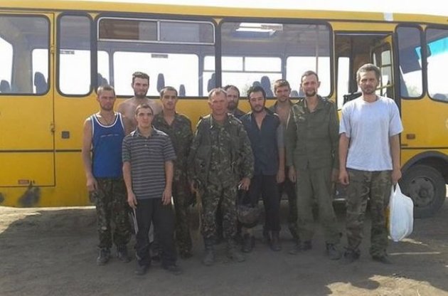Еще 9 украинских военных освободили из плена боевиков
