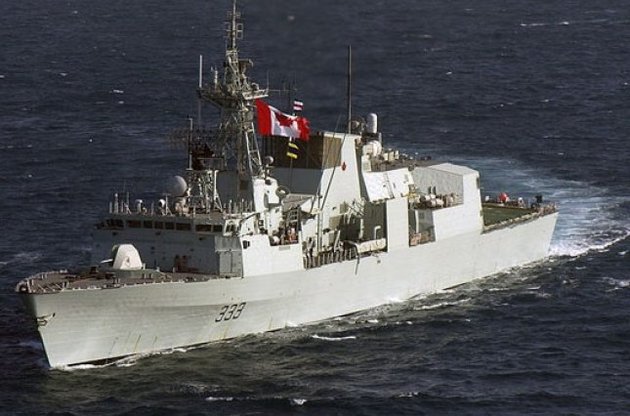 Російські літаки здійснили обліт канадського корабля Toronto