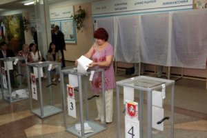 На "виборах" в окупованому Криму пройшли партії Путіна та Жириновського