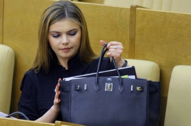 Алина Кабаева уходит из Госдумы "на другую работу"