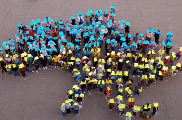 Численность населения Украины упала ниже 43 миллионов человек