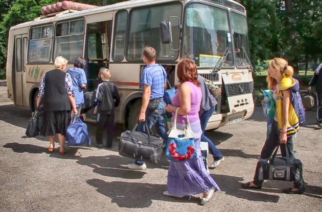 Количество переселенцев из Донбасса и Крыма достигло 300 тысяч человек - ООН