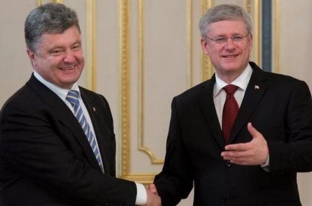 Порошенко прибыл в Канаду