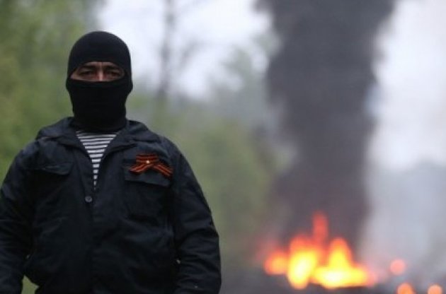 Боевики обстреляли поселок Луганщины, есть жертвы