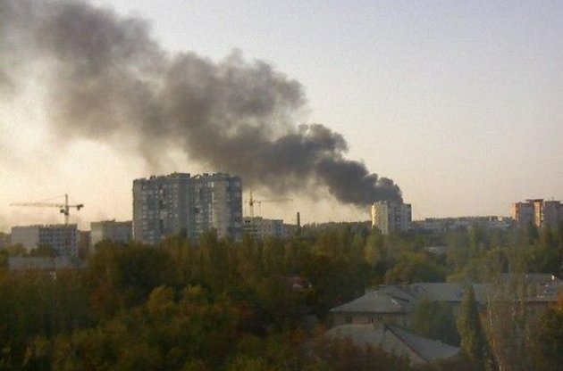 В Донецке после артобстрела начался пожар на заводе Точмаш