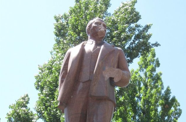 МВС закрило справу за фактом знесення пам'ятника Леніну у Харкові