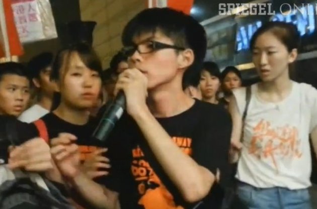 Протесты в Гонконге возглавляет 17-летний студент - Der Spiegel