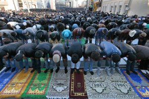 Мусульмане по всему миру отмечают Курбан-Байрам