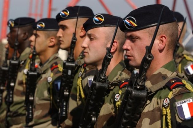 Франція разом з Німеччиною відправить солдатів стежити за перемир'ям в Донбасі