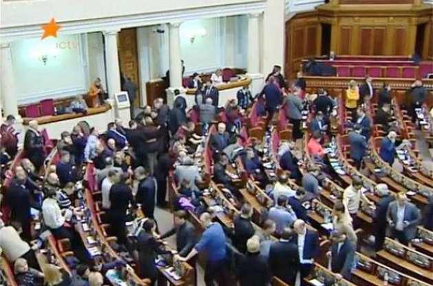 302 із 450 депутатов Верховной Рады снова хотят пройти в парламент