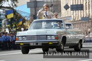 Гелетей принимал парад в Киеве, зная о наступлении россиян на Иловайск