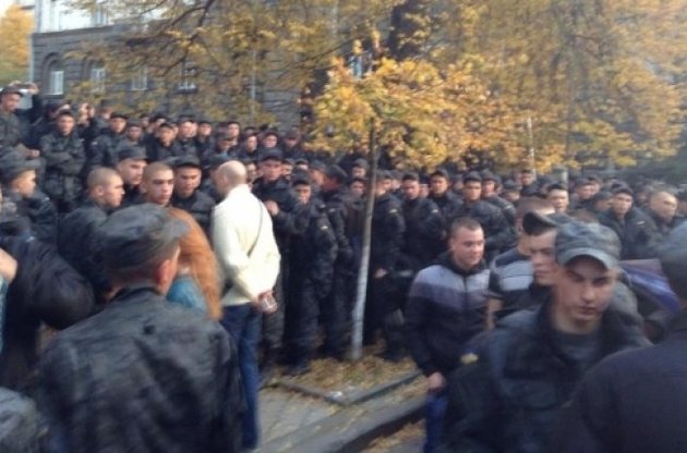 Митингующие солдаты разошлись