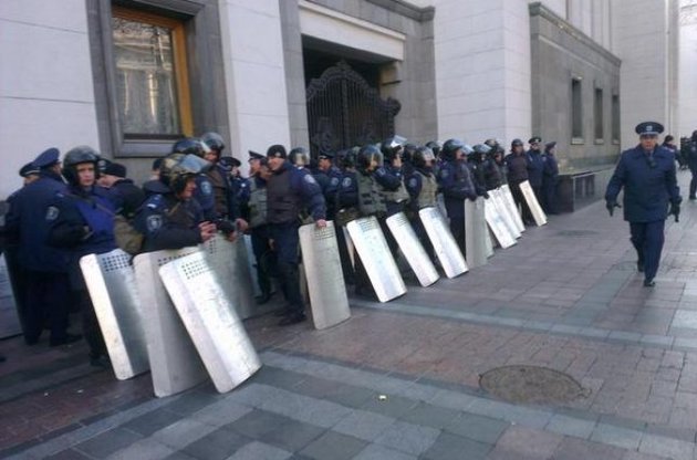 Міліція буде посилено охороняти позачергове засідання Ради