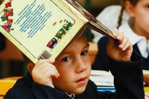 Донецким школьникам привезли три тонны российских учебников