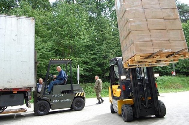 В ноябре в Украину прибудут еще 100 грузовиков со сборными домами из Германии