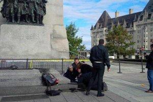 Раненый при стрельбе у парламента Канады солдат скончался